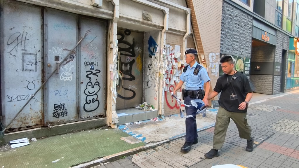 警方到場進行調查。黃文威攝 警方到場進行調查。黃文威攝