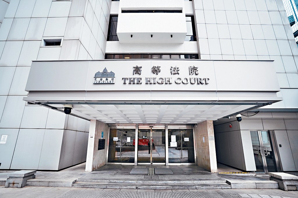 被告自述他是天狼星人及為中國首位君主，後來投胎成為泰王拉瑪，因遭暗殺故需要報復。