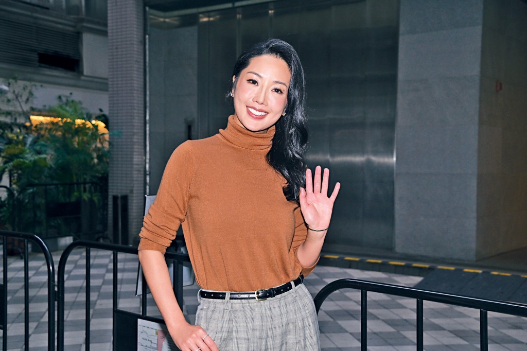 崔碧珈認與鄭健樂食飯都是她埋單。