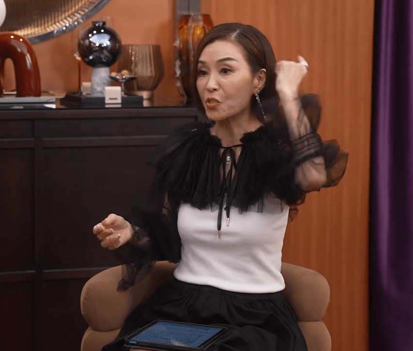 伍詠薇指當時有主持人指想睇重播，覺得是Bullshit。