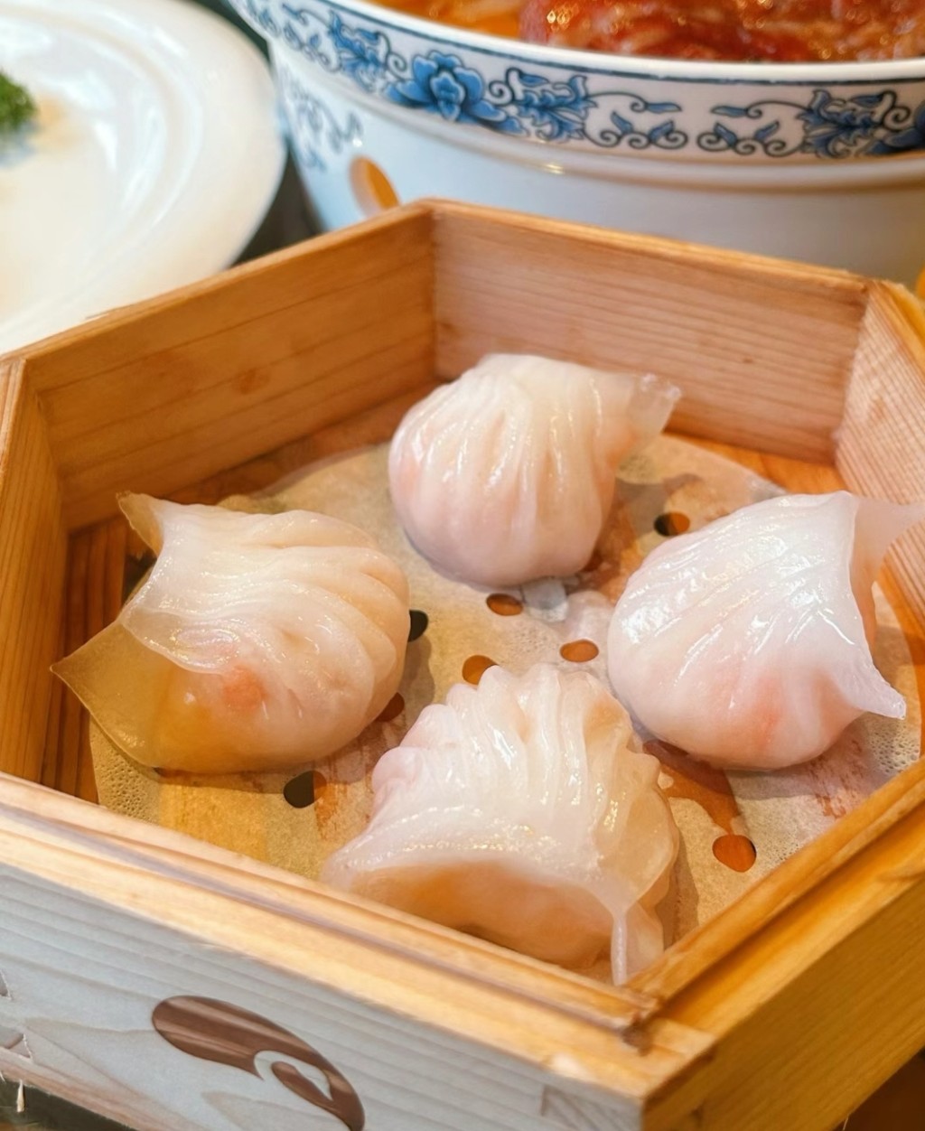 廣州人氣點心美食2024 | 3. 玉堂春暖　羊城鮮蝦餃，皮薄，內餡有三隻大蝦。（圖片來源：小紅書@天然）　