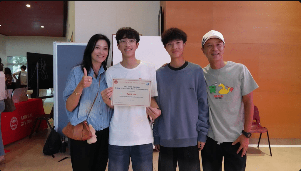 李克勤與盧淑儀育有兩子，大仔李立二與細仔李力司。