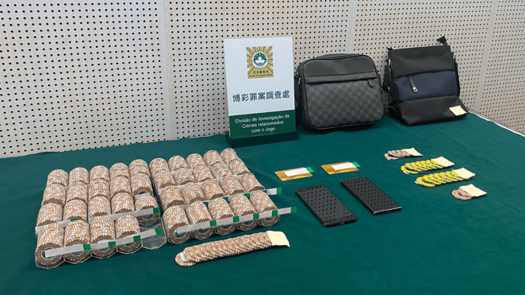 用假籌碼投注兼散貨 2內地男被捕6人在逃 澳門賭場損失近570萬元