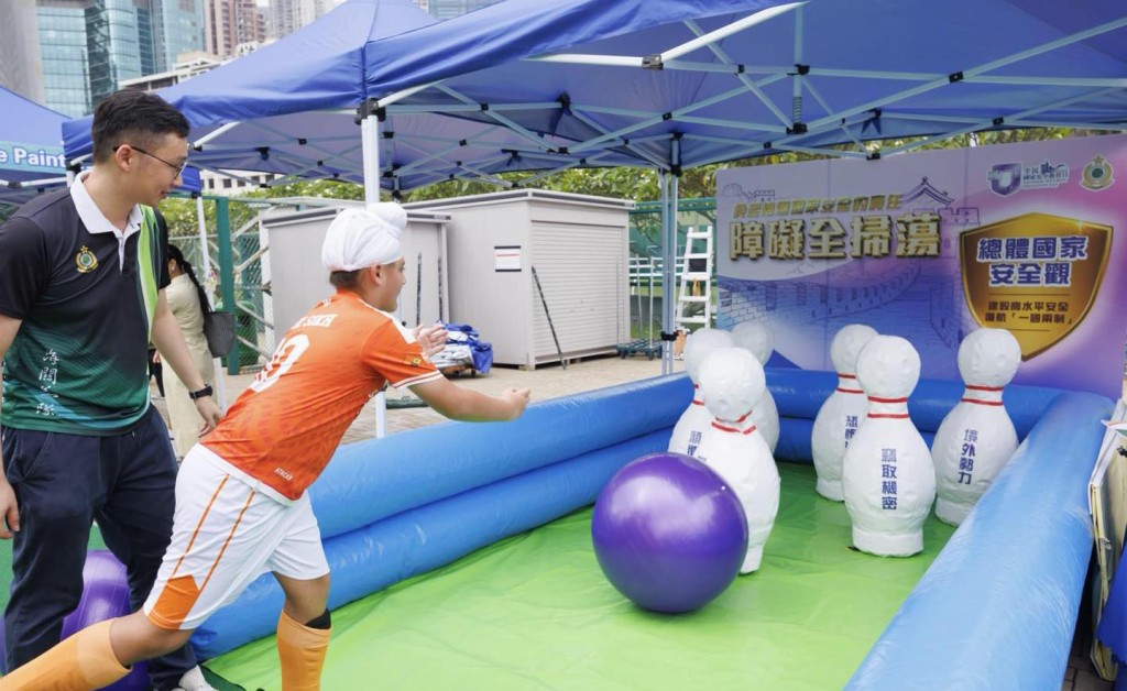 海關義工隊安排攤位遊戲,透過活動帶出國家安全的重要訊息。香港海關FB圖片 海關義工隊安排攤位遊戲,透過活動帶出國家安全的重要訊息。香港海關FB圖片