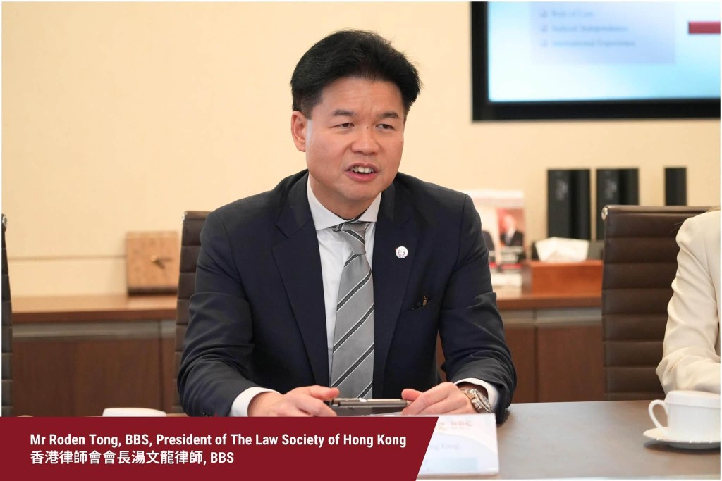 香港律师会会长汤文龙表示哀痛。 香港律师会会长汤文龙表示哀痛。