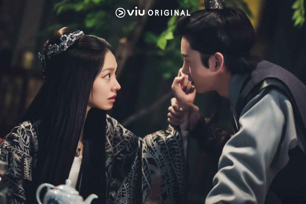 崔有華與李知勳在《月升之江》有不少對手戲。