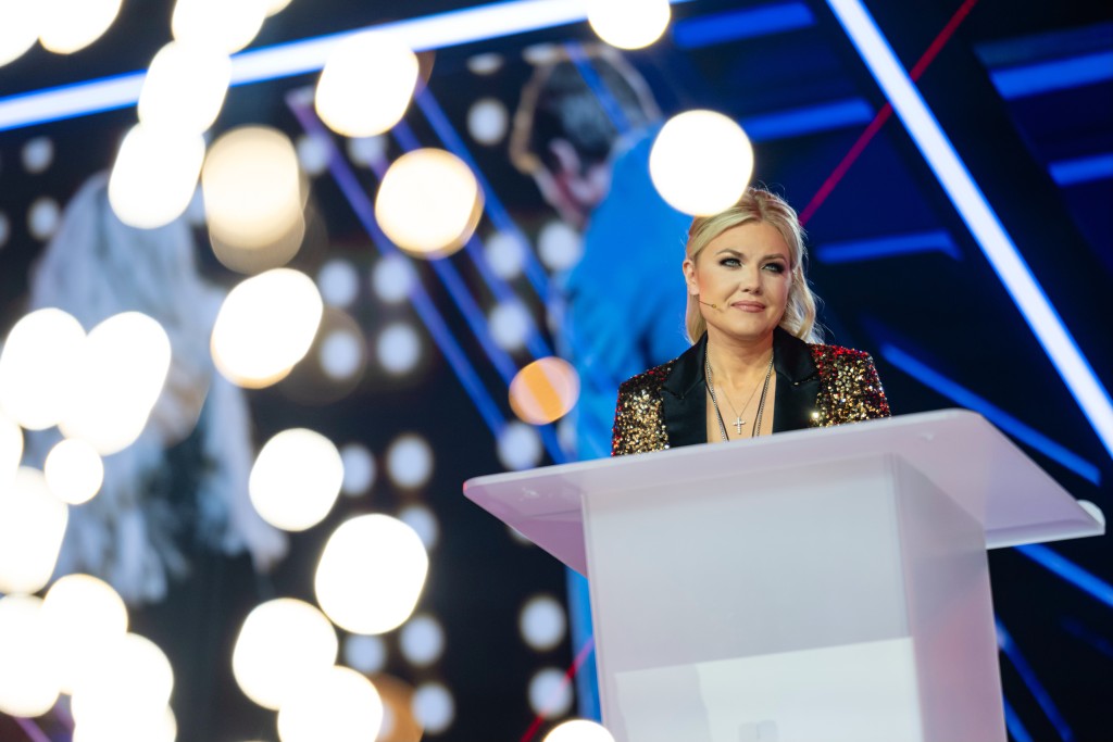 埃丽卡主持美国转泪点大会。美联社 埃丽卡主持美国转泪点大会。美联社