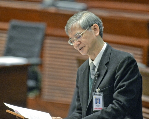 勞工及褔利局長羅致光指產假延長年底完成建議。資料圖片
