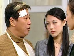 TVB史上收視第六位：陀槍師姐2 《陀槍師姐》系列一直都是TVB的皇牌劇集，而第二輯繼續由第一輯的主角歐陽震華、關詠荷、魏駿傑、滕麗名等主演，進一步延伸4位主角的感情線外，亦加入新角色，在2000年播出時平均收視36點，最高達47點收視。
