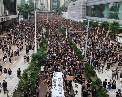 草案指香港應當尊重和保障人權，依法保護香港居民享有示威的自由在內的權利和自由。資料圖片