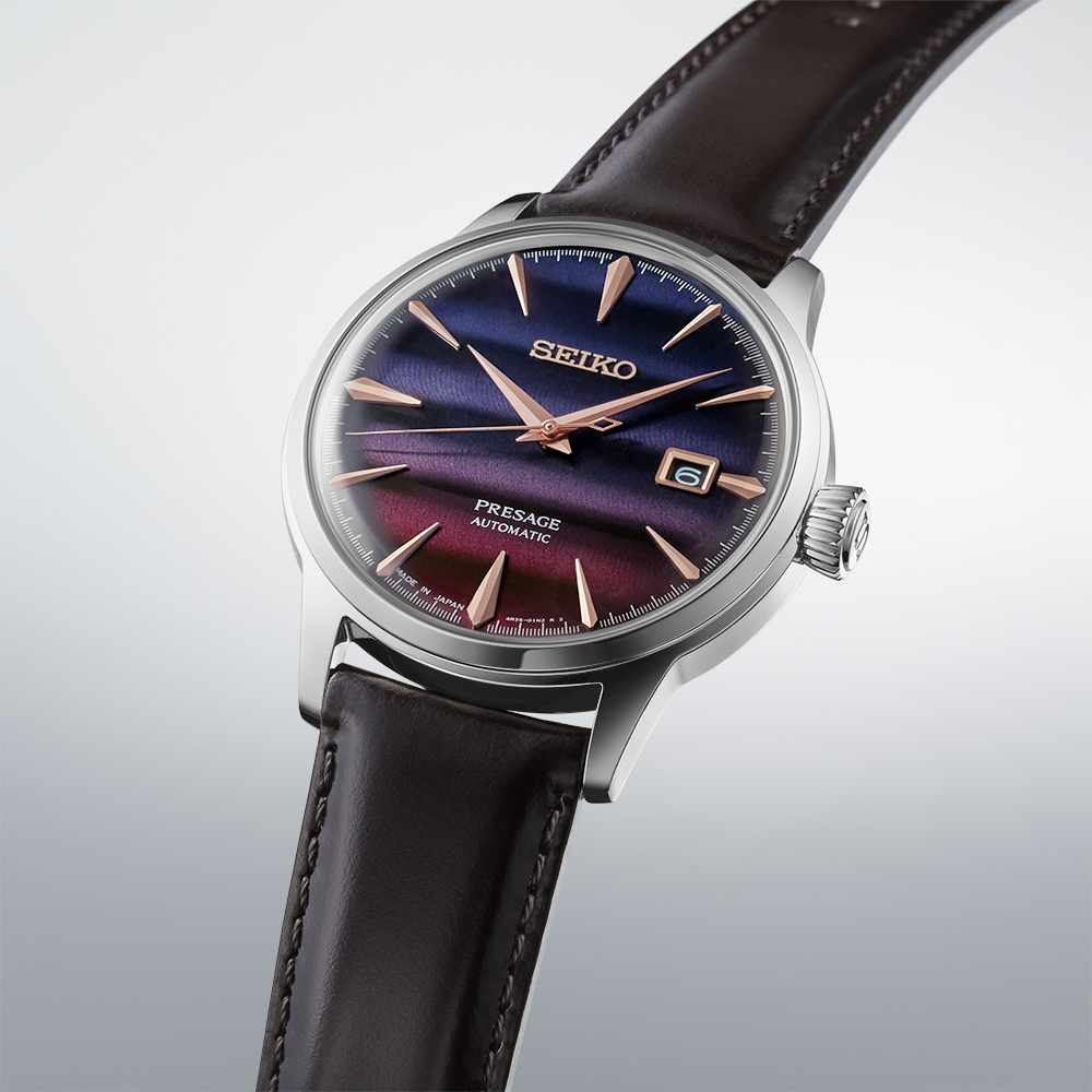 SRPK75 Purple Sunset錶面呈現由藍漸變紫色的恍如落日紋理。