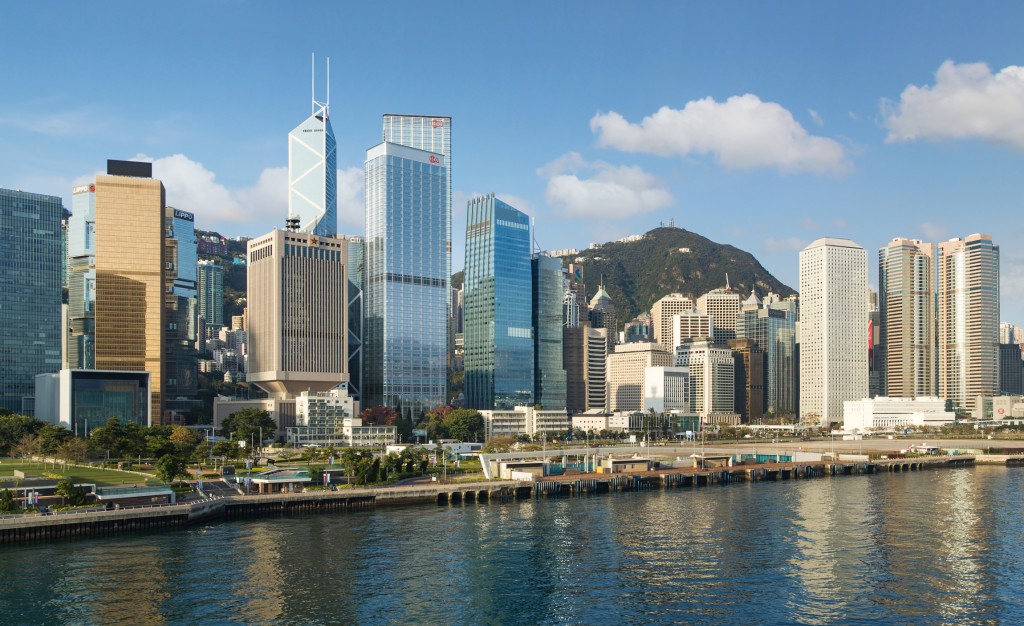 中环核心区甲厦的人流明显回升,例如长江集团中心二期的出租率据报今年翻倍至约60%。 中环核心区甲厦的人流明显回升,例如长江集团中心二期的出租率据报今年翻倍至约60%。