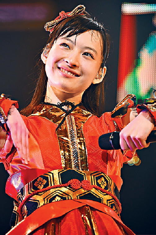 ■松野上月聯同隊友演出。