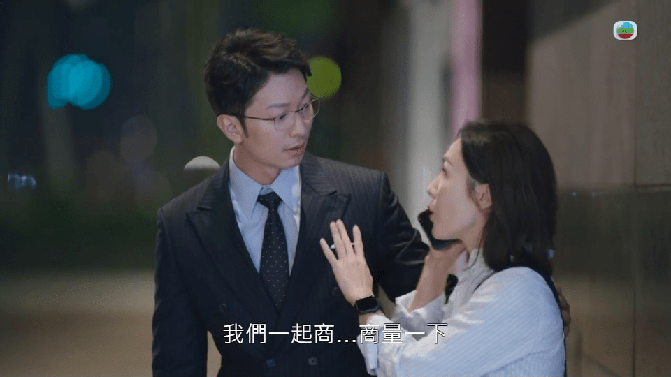 剧中，高钧贤对SNK News主播女友「张家妍」李施嬅的任何决定或缺点，均一直百分百包容及支持。