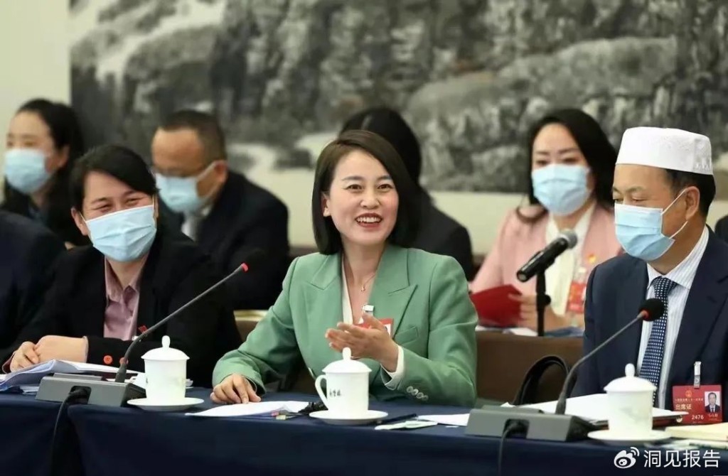 韓琳獲得「南丁格爾獎」,遭網民質疑。微博@洞見報告 韓琳獲得「南丁格爾獎」,遭網民質疑。微博@洞見報告