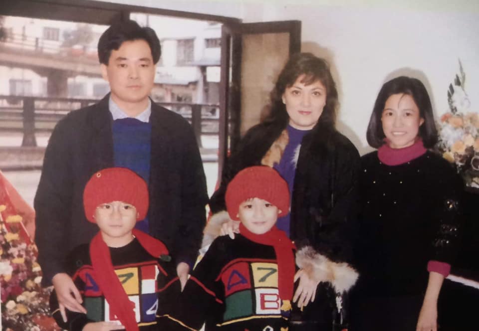 李家鼎施明離世後,一對雙胞胎兒子李泳漢與李泳豪爆出家庭糾紛。 李家鼎施明離世後,一對雙胞胎兒子李泳漢與李泳豪爆出家庭糾紛。