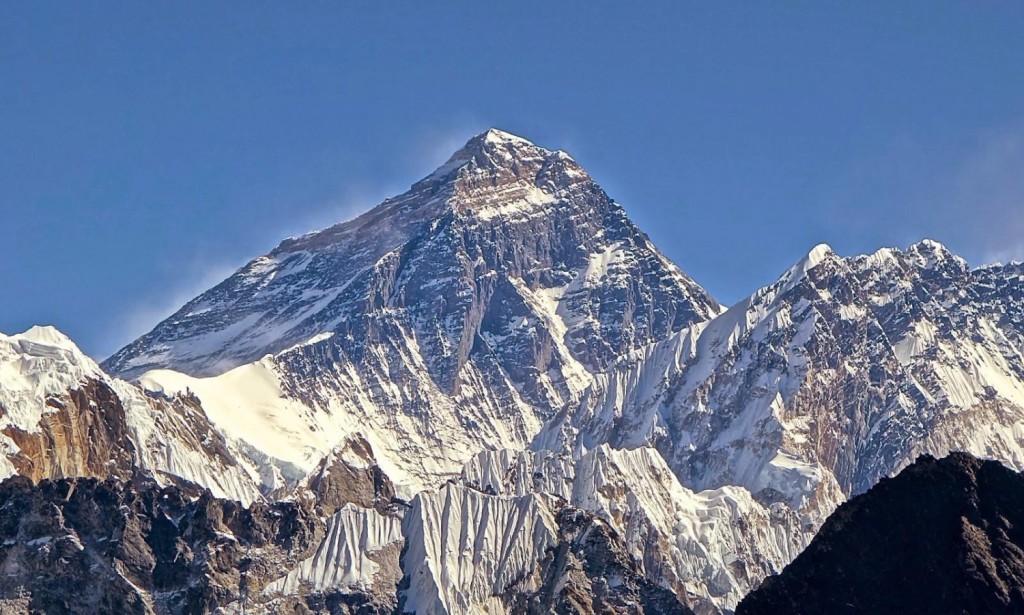继禁单人攀登珠穆朗玛峰 尼泊尔禁止一人远足。网图