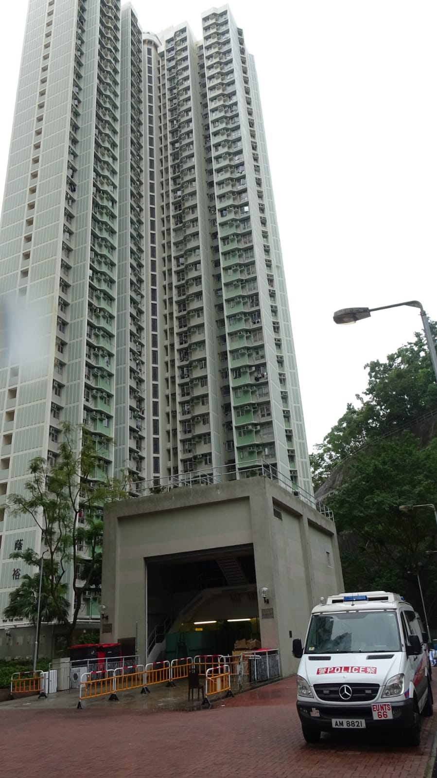 現場是葵涌石蔭東邨蔭裕樓。  梁國峰攝