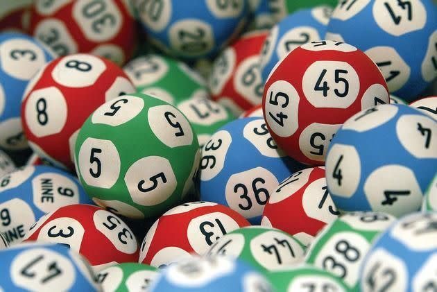 今期六合彩若一注獨中，頭獎獎金可達1300萬元。資料圖片