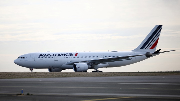 法國航空兩名機師在航機上打架，雙雙遭停職處分。路透社資料圖片