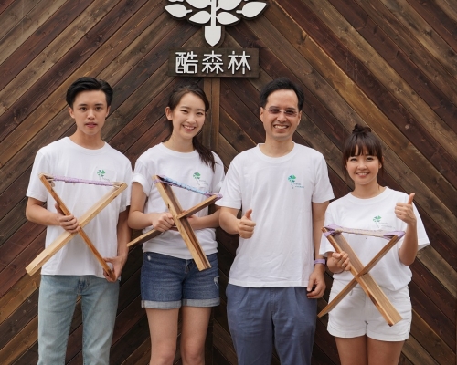 黄山怡（糖妹右一）、林恺铃（Ashley左二）