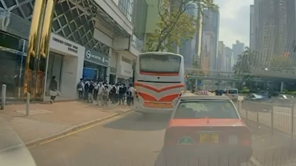 揸車遇旅巴違規落客 田北辰：害群之馬不能姑息︱Kelly Online
