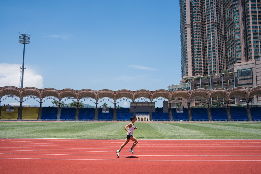 小西灣運動場是呂偉強開始練跑步的地方。 小西灣運動場是呂偉強開始練跑步的地方。