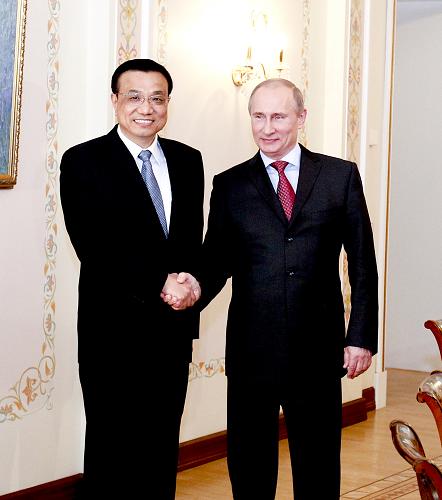  2012年4月27日，李克强与俄罗斯当选总统普京举行会谈。新华社