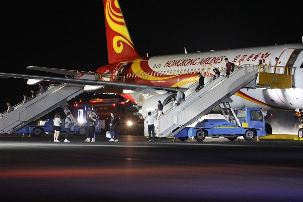 無受傷的旅客則被送往機場的旅客接待中心。
