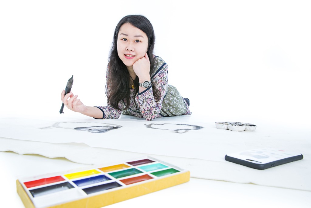 陳紫君以童趣風水墨畫聞名,擅長以卡通化手法描繪動物題材,將傳統中國水墨藝術注入現代活力,作品曾於英國倫敦、愛丁堡及威爾士,香港、上海、廣州、新加坡、韓國及雅加達等地展出。 陳紫君以童趣風水墨畫聞名,擅長以卡通化手法描繪動物題材,將傳統中國水墨藝術注入現代活力,作品曾於英國倫敦、愛丁堡及威爾士,香港、上海、廣州、新加坡、韓國及雅加達等地展出。