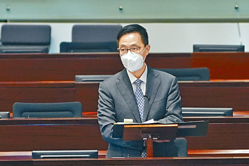 楊潤雄預告下周將向立法會提交報告,交代過去一年涉及教師專業操守投訴。