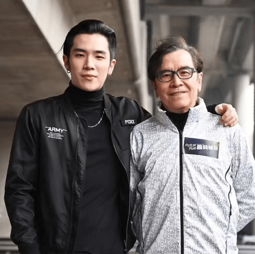 早前姜大卫与儿子姜卓文忙于为贺岁电影《临时刧案》宣传。