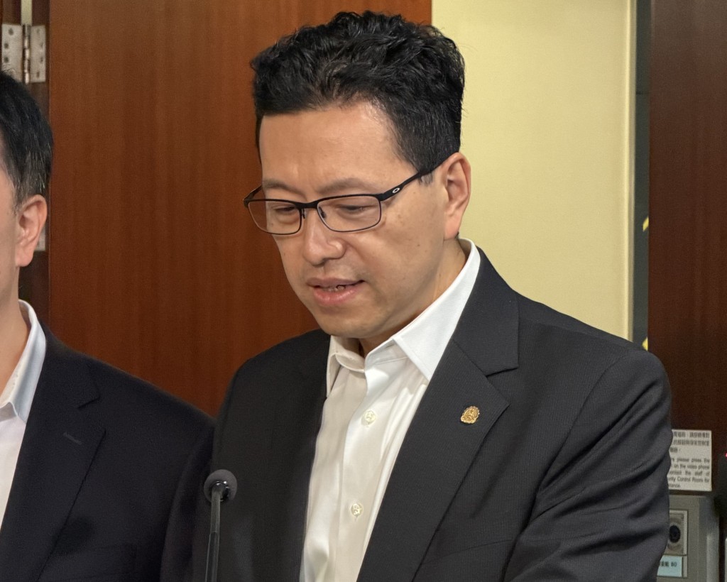 吳秋北稱，專題組合共舉行99場諮詢會，接觸超過4,000人次，並收集到570份意見書。