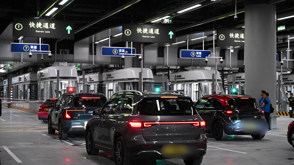 新口岸启用「一站式五合一」通道，一次过处理港方3个及深方2个关卡。资料图片