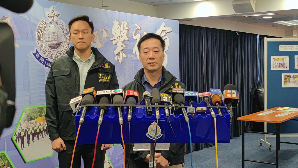 鍾雅倫（中）表示，警方於2021年成功鎖定疑犯身份。梁國峰攝