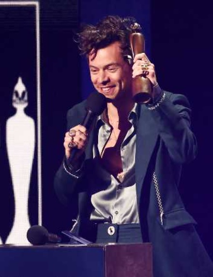 Harry Styles共奪4項大獎，成為英國音樂大獎頒獎禮的大贏家。