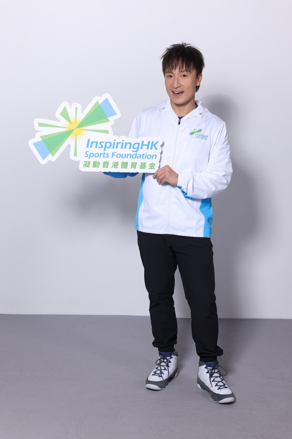 方力申挑戰公海比環島泳難度更大。