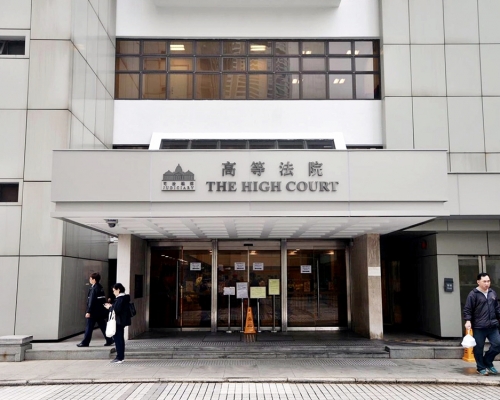 陪審團須在法院內留宿一晚。資料圖片