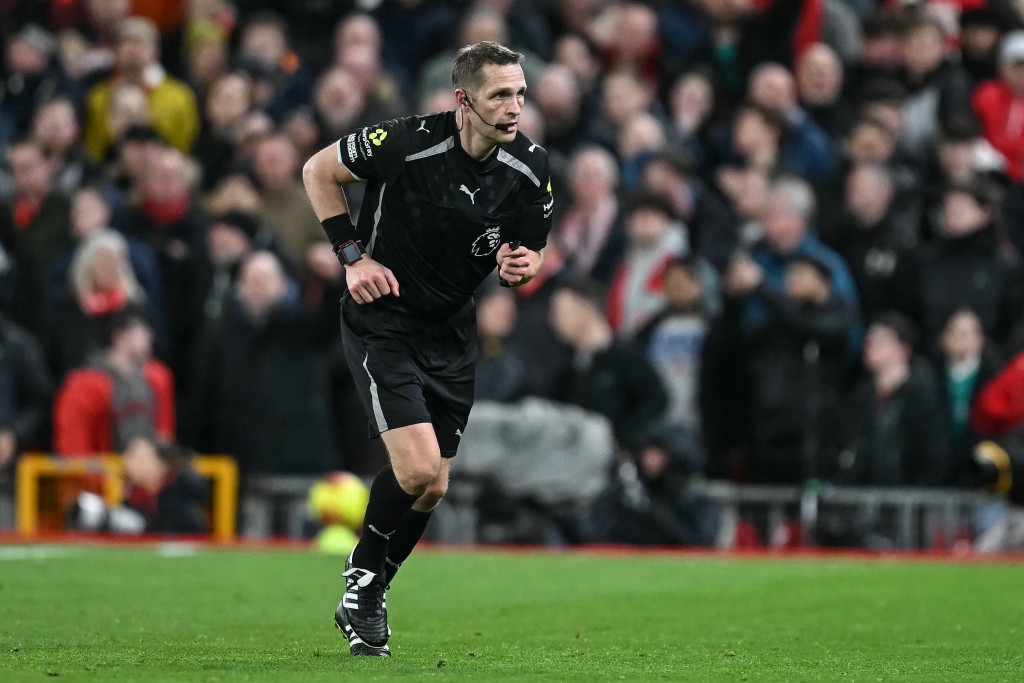 當值球證普臣。法新社