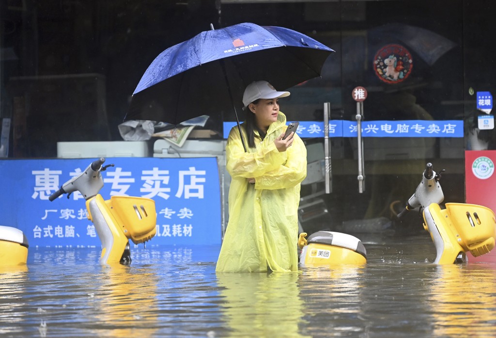  廣西欽州24小時降雨量達323.4毫米，約等於58個西湖水量。新華社