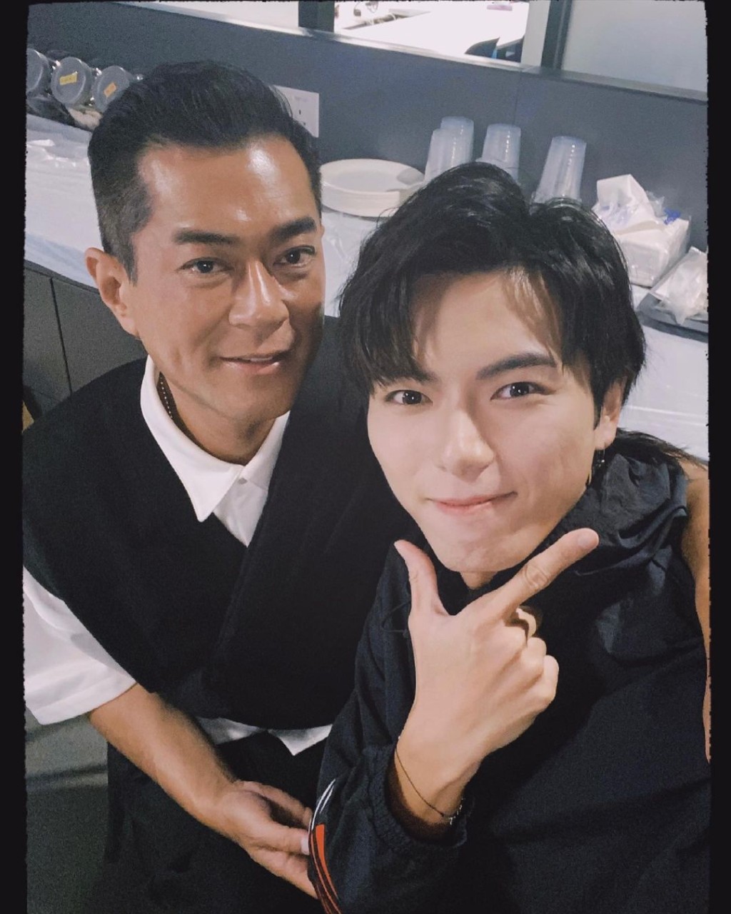 193上月已率先同古仔Selfie。