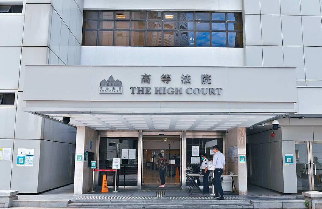 ■律政司入稟高院，申令禁止任何人在網上或任何平台傳播歌曲《願榮光歸香港》。

