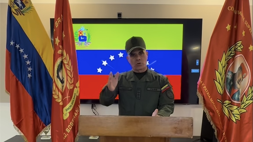 委内瑞拉国防部长帕德里诺拍片,表明将抵抗外国军队。 IG@padrinovladimir 委内瑞拉国防部长帕德里诺拍片,表明将抵抗外国军队。 IG@padrinovladimir