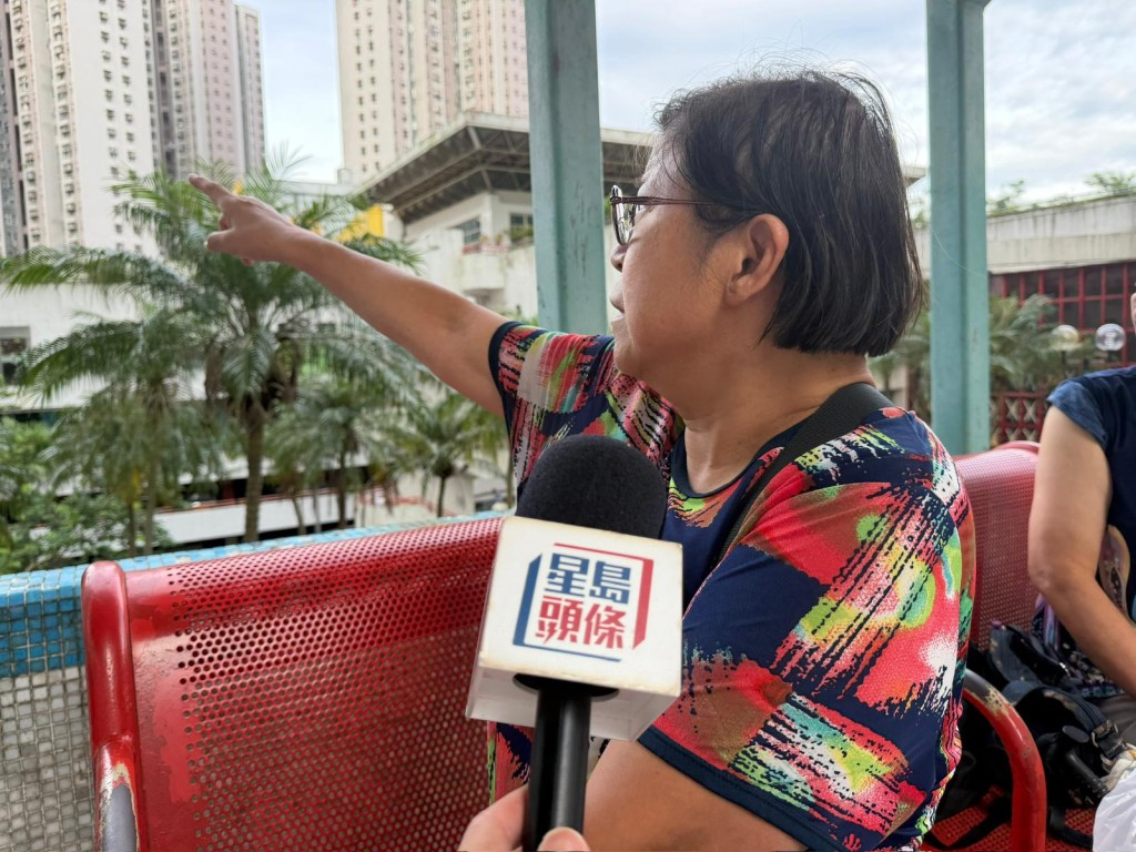 居住翠林邨逾40年的業主張女士。陳耀霆攝 居住翠林邨逾40年的業主張女士。陳耀霆攝