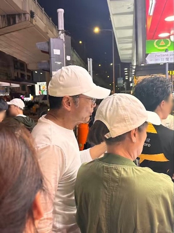 周潤發排隊時好多嘢講。