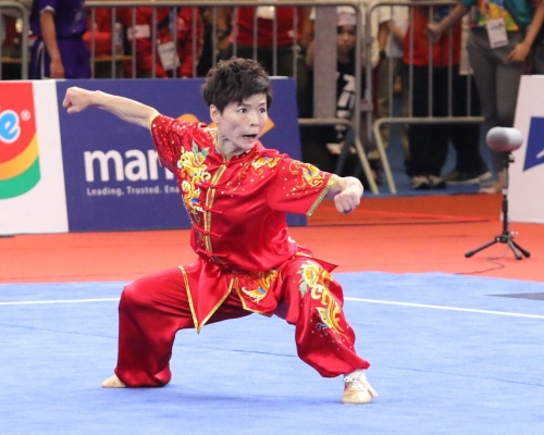 耿晓灵在女子长拳项目取得9.62分，只排第5。王嘉豪摄