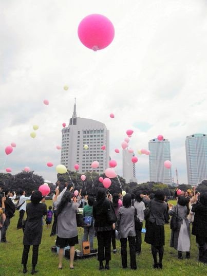 日本「Balloon Kobo」由2021年開始提供「氣球葬禮」服務。  Balloon Kobo圖片