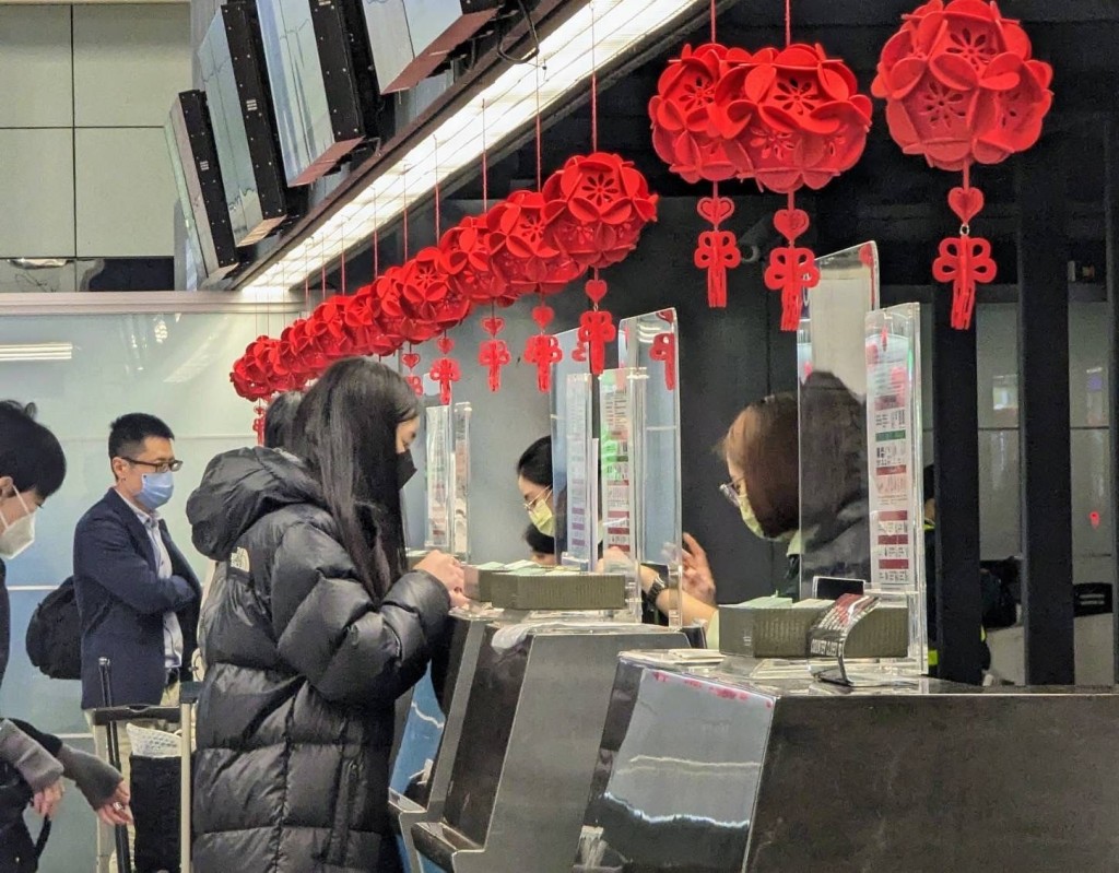台灣2月7日起取消大陸入境旅客核酸採檢措施。 桃園機場TWITTER圖