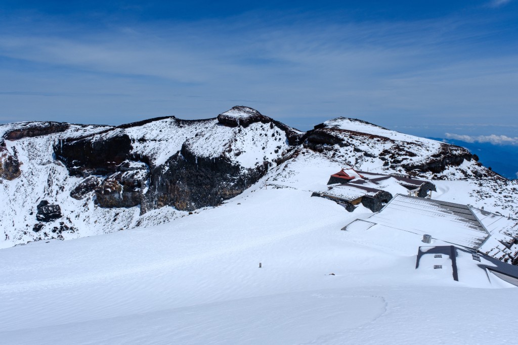 日本富士山發生嚴重登山意外。（法新社）