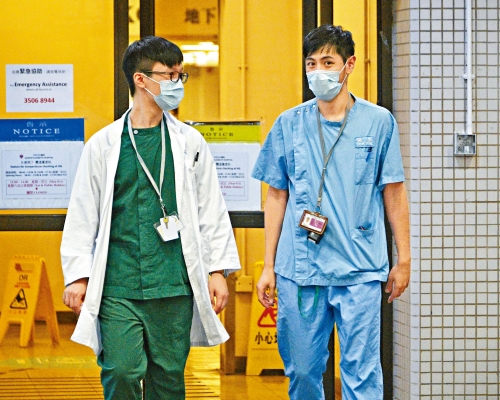 本港醫生人手不足，港府提出三大方案以增加人手。
